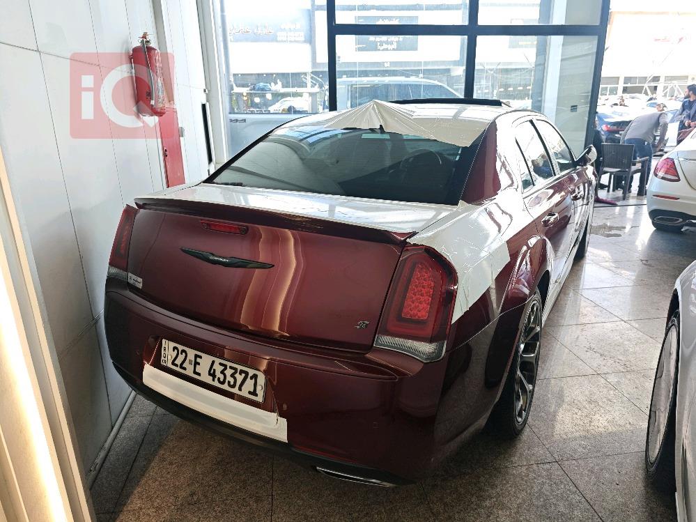 کرایسلەر 300